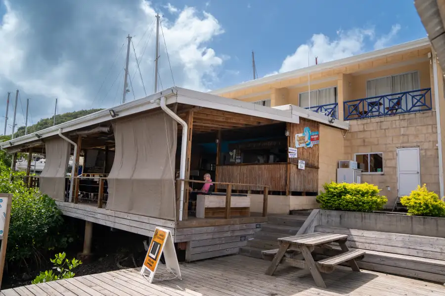 Crusiers Galley Resturant (1)
